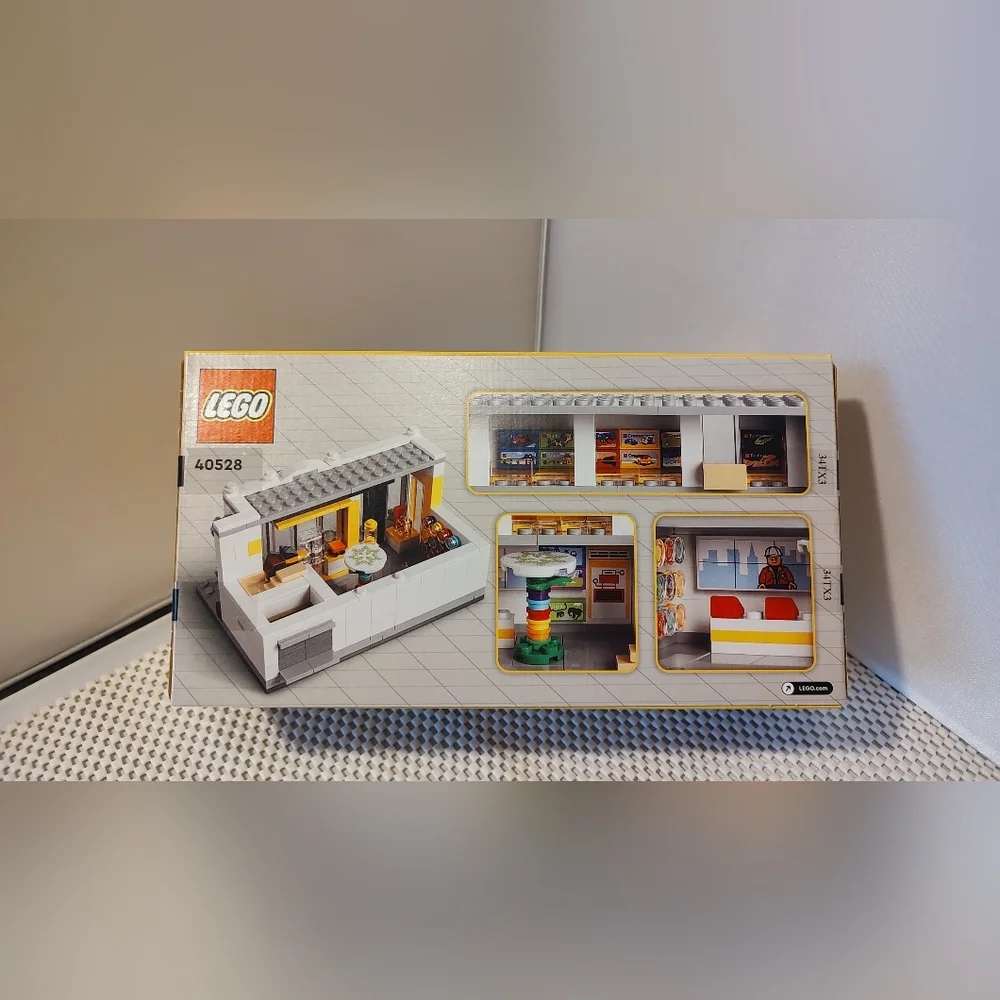 Lego 40528 Lego Store Building Set NWT Building Toy Set - Picture 3 of 4